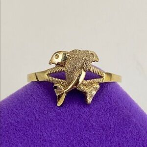 💛 10k Yellow Gold Dolphin Ring